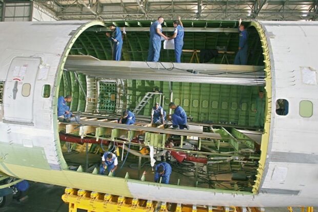 Airplane-Maintenance-Israel-Aerospace-Industries